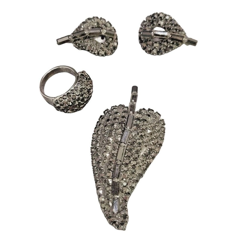 Vintage GLAM Sleek Black on Black Rhinestone leaf brooch, Clip-on Earrings and B